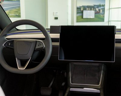 Tesla Model Y 2025- | 16-inch screen
