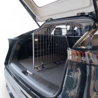 Dog guard and divider Nissan Ariya from model year 2022-