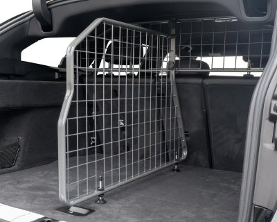 Travall Dog guard and divider BMW 5 Series Touring from 2024-