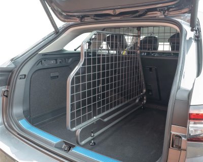 Travall Dog guard and divider Volkswagen Passat 2024-