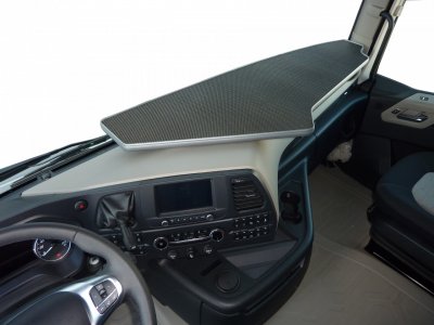 Large table XXL for Ford F-Max from 2020-