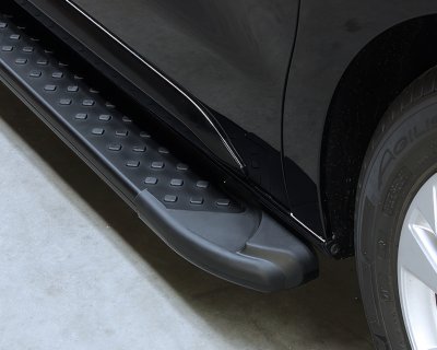 Sample image: Side steps for the Renault Master from 2024 onward-