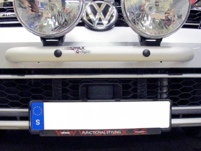 Extra light bracket works together with radar in lower air intake on Golf Alltrack 2015-.