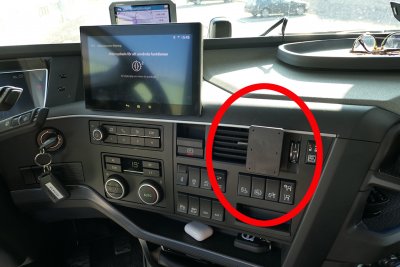 Mobile phone holder Volvo FH from 2013-