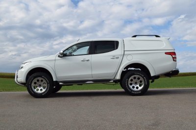 Suspension lift 40 mm for Mitsubishi L200 2016-