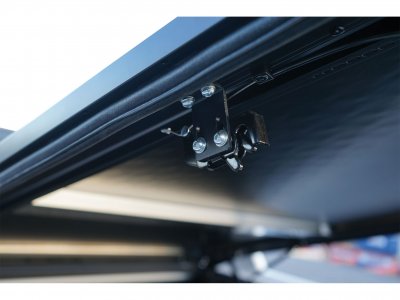 Volkswagen Amarok Aventura tonneau cover from 2017-2020