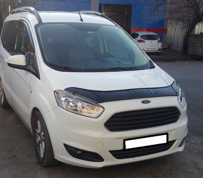 Bonnet guard BASIC in black acrylic plastic for Ford Transit Courier from 2014 onwards