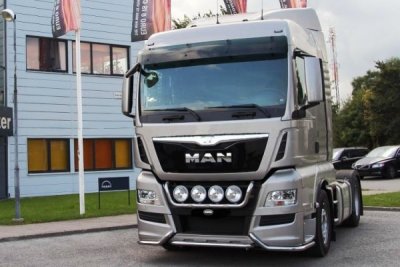 Bull bar "City" with LED lighting in Stainless Steel - MAN TGX 2013-