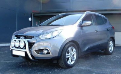 Stainless steel bull bar for 3 extra lights for Hyundai iX35 2010-