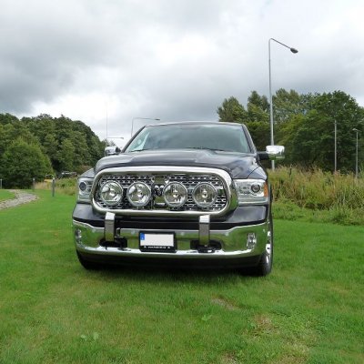 Stainless steel bull bar for 4 auxiliary lights for Dodge Ram 1500 2010-