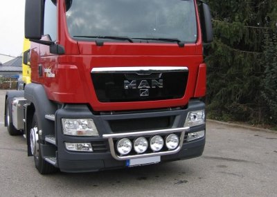Stainless steel bull bar - MAN TGS (with plastic bumper)