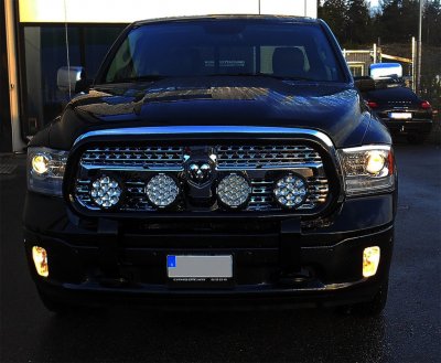 Stainless steel bull bar with black powder coating for 4 auxiliary lights for Dodge Ram 1500 2010-