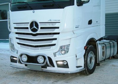 Stainless steel bull bar - Mercedes-Benz Actros 2011-