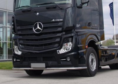 Stainless steel bull bar - Mercedes-Benz Actros 2011-