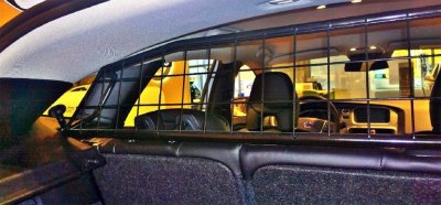 Dog guard Volvo V40 from 2013-