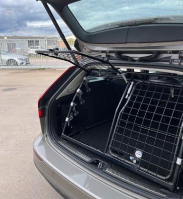 Dog gate Volvo V60 from 2018-