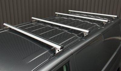 Sample image: 160 cm roof racks for the 2022 Nissan Primastar and later models