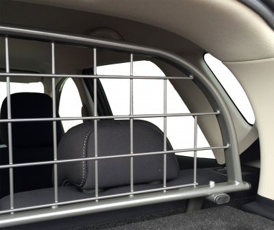Dog guard for Nissan Pulsar 2014-