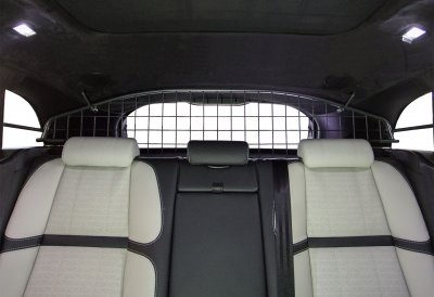 Dog guard Range Rover Velar from year 2017-