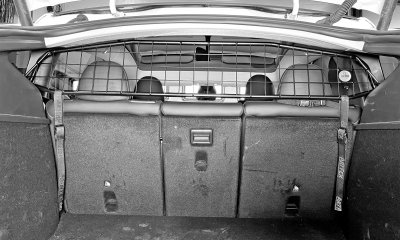 Dog guard Tesla Model Y 2020-2025
