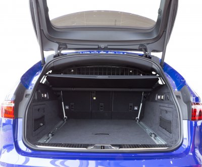 Dog guard Jaguar XF Sportbrake from model year 2016-