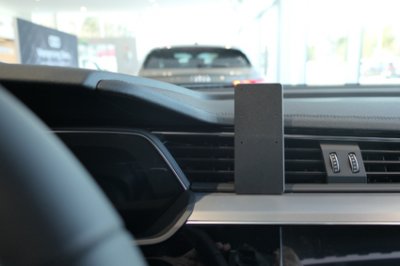 Mobile phone holder Audi Q2 from 2017-