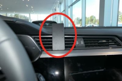 Mobile phone holder Audi Q8 e-tron from 2019-