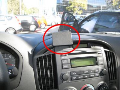 Mobile phone holder for Hyundai H1 2009-