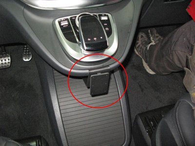 Mobile holder for installation in MB V-Class from 2015-2023