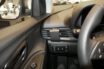 Mobile phone holder Hyundai Bayon 2021-