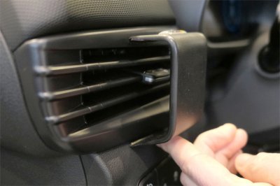 Assembly of mobile holder Hyundai Bayon 2021-