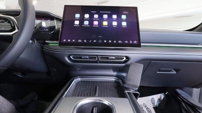 Mobile phone holder Mazda 6e from 2025 onwards