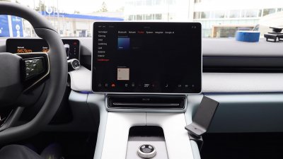 Mobile phone holder Polestar 4 from 2024 onwards | For mounting to the left of the screen