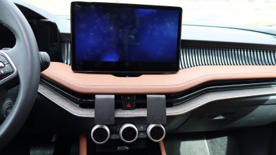 Mobile phone holder Skoda Superb 2024-