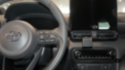 Mobile holder Toyota Yaris from 2024-