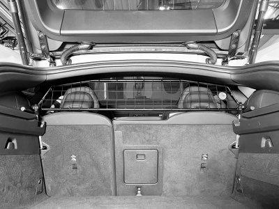 Dog guard Polestar 3 from 2023-