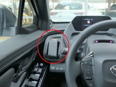 Mobile phone holder Toyota bZ4X from 2022-