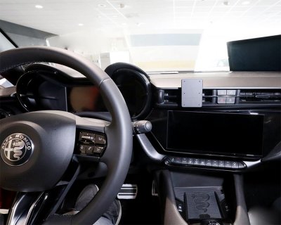 Mobile phone holder Alfa Romeo Junior 2024- | Mounting above the center screen