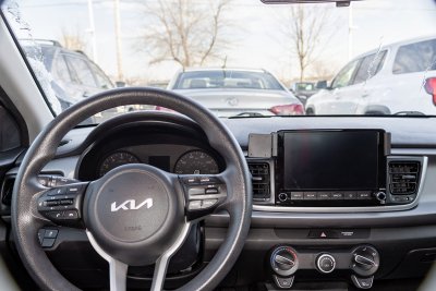 Mobile phone holder Kia Rio from 2022-