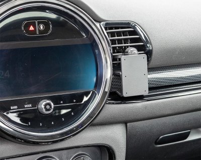 Mobile Holder Mini Clubman 2015- | Fits whatever screen you have