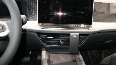 Mobile phone holder Volkswagen Passat from 2024 and newer
