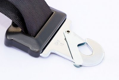 Safety harness for anchoring a dog cage