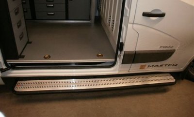 ED steel side steps for Nissan NV400 L2 &amp; L3 2011-