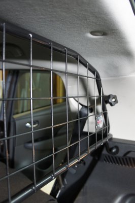 Dog guard Nissan Leaf 2017-