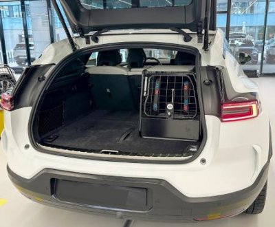 Dog cage Polestar 3 from 2023-