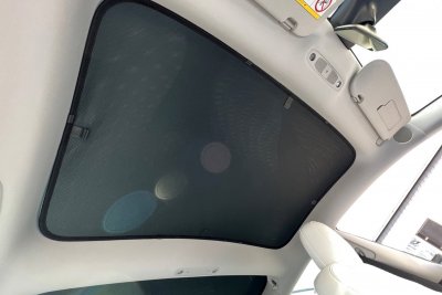 Sun visor Tesla Model 3 from 2017-