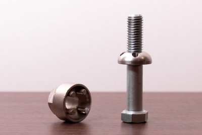 Locknuts M12 incl. tools