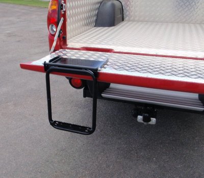 Universal dropside ladder for pickup trucks - Simplify getting on your pickup truck bed