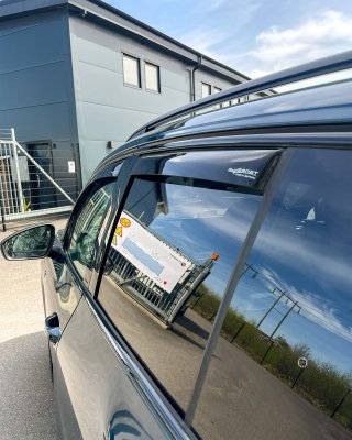 Wind deflectors Volkswagen Tiguan from 2024- | Dark tinted
