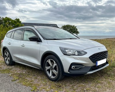 Wind deflectors Ford Focus from 2018- | Dark tinted